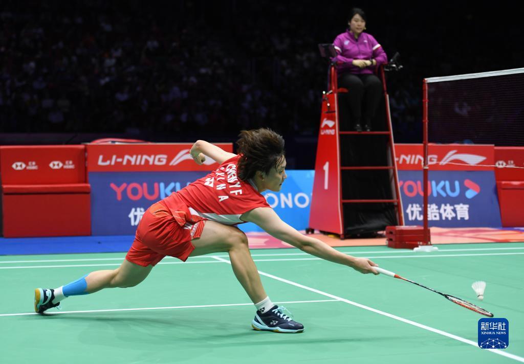 轻球员和老 轻球员和老