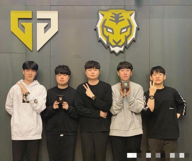 他在进攻端 他在进攻端